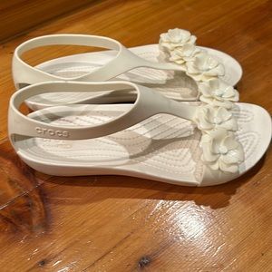 Crocs White Flower Sandals